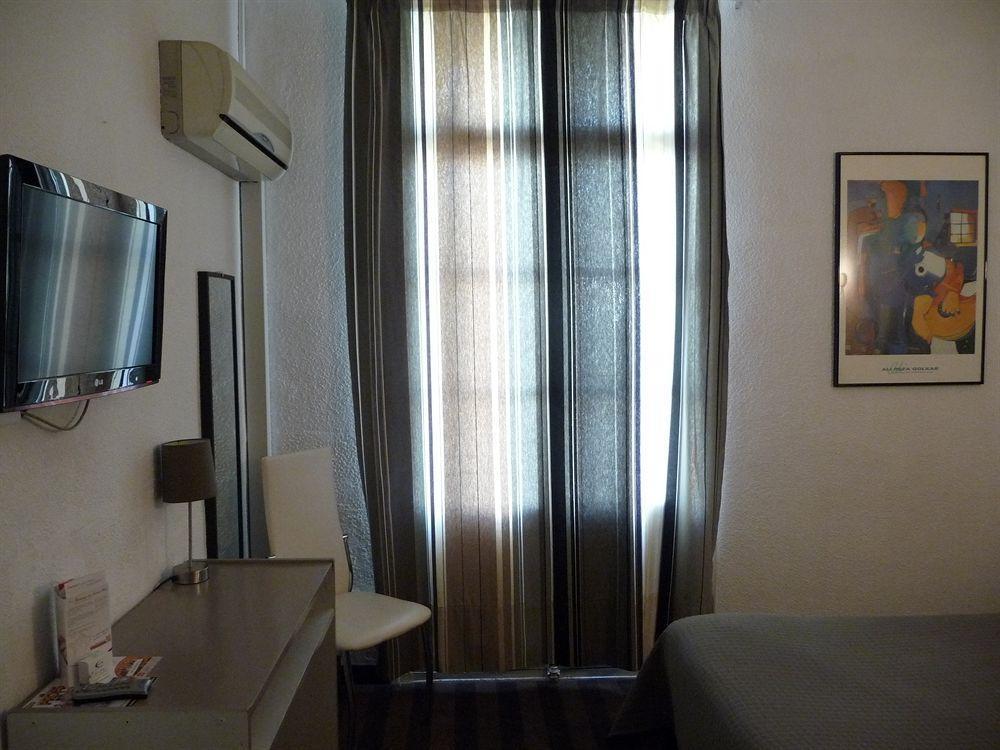 Hotel Alexander Perpignan Exteriér fotografie